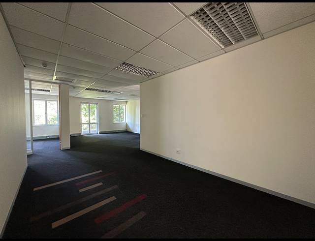 1,172M² OFFICE TO LET IN SANDTON CENTRAL
